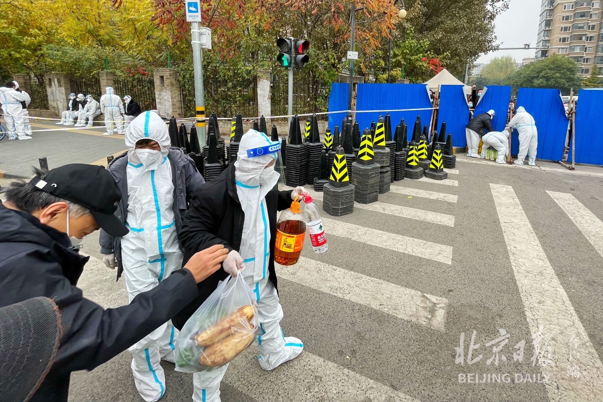 全球共同抗击疫情的挑战与进展，北京疫情最新消息与美国关注焦点